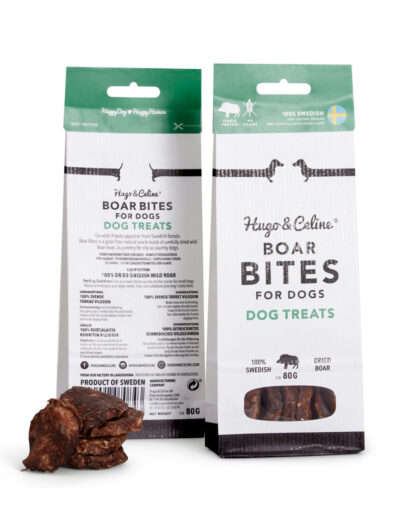 Påse med Boar Bites naturligt hundsnacks av svensk torkad vildsvinsfärs. Tillagat av Hugo & Celine, Sverige.
